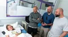 Ochrankár zlomil mladej fanúšičke nohu pri oslavách. Slovan jej nachystal krásne prekvapenie