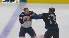 VIDEO: Bitka sezóny v NHL? Boxerský súboj ťažkých hokejových váh nevzbudil vášne len na ľade