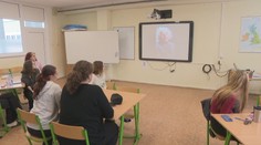 Mladí sa s AI zžívajú už aj na školách. Nesmie sa opakovať chyba ako pri sociálnych sieťach