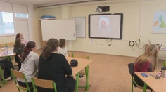Mladí sa s AI zžívajú už aj na školách. Nesmie sa opakovať chyba ako pri sociálnych sieťach