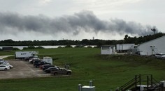 Neúspešná skúška štartu vesmírnej rakety. Komplexom otriaslo niekoľko výbuchov