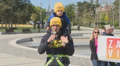 Slovensko dojal pochod otca malého Vilka: Bojuje o jeho život, no čas sa kráti. Pomôcť môže len drahá liečba