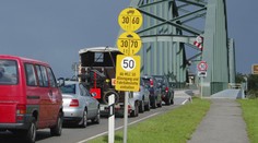 Na mostoch ju vidia tisíce vodičov. Málokto vie, čo táto značka znamená