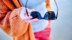 Ochrana očí pred slnkom nie je len o štýle. Lekár varuje pred vodnou slepotou aj predčasným starnutím viečok