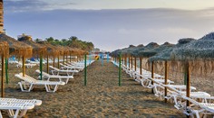 Turistický raj v španielskom Katalánsku obmedzí nočný život pre nárast koronavírusu