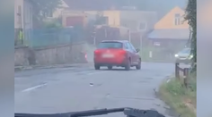 VIDEO: Českí policajti sa nestačili čudovať. Hodnota, ktorú nafúkal opitý vodič, im vyrazila dych