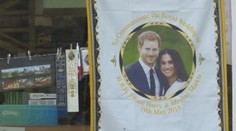 Turisti na každom kroku a vypredané hotely. Británia na kráľovskej svadbe poriadne zarobí
