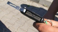 Zamykáte auto diaľkovým ovládaním? Pozor, autíčkari majú novú fintu!