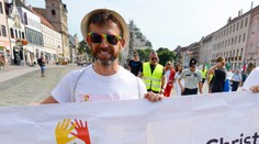 Homosexualita ho priviedla k viere. Prvý sex mal až v 35 rokoch