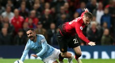 Manchester City uspel v derby a vystriedal Liverpool na čele tabuľky