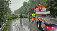 Vietor spôsobil na Orave výpadky elektriny. Bez energie je vyše tisíc odberných miest