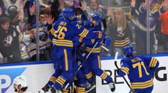 VIDEO: Buffalo otočilo duel za päť minút a zažilo víťazný návrat do play-off. Utah si na triumf musí počkať