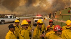 V Kalifornii evakuovali 82-tisíc ľudí, pre obrovské požiare vyhlásili mimoriadny stav