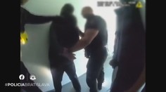 Dráma v bratislavskej ubytovni. Recepčnému išlo podľa polície o život, zasahoval aj vyjednávač