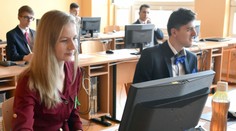 Maturantom otvárajú brány vysokej školy aj porovnávacie testy. Vyskúšajte, či by ste ich zvládli