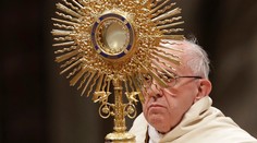 Pápež František vyzval svetových lídrov, aby sa viac venovali mládeži