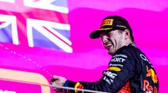 Kto nahradí Hamiltona v Mercedese a vyjazdí si Verstappen štvorku? Sezóna F1 začína už zajtra na Voyo