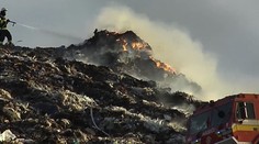 Veľký požiar skládky! Haldy odpadu horeli na okraji Trnavy