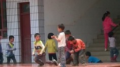 Súrodenci spáchali samovraždu, pretože sa na nich vykašľali rodičia