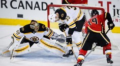 NY Islanders s Halákom v bránke s prehrou, Chára s Bostonom víťazne