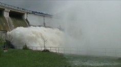 Vypúšťanie Oravskej priehrady: Úchvatné zábery, ktoré naháňajú strach