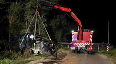 FOTO: Vážna nehoda: V aute sedelo 6 ľudí, šoféroval 16-ročný chlapec