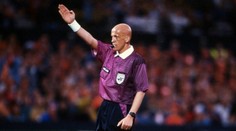 Legendárny rozhodca Collina sa priznal k úmyselnej chybe. Vysvetlil dôvod svojho konania