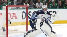 NHL rozdávala ocenenia, najviac ich dostal  Hellebuyck. S prázdnymi rukami neodišiel ani Ovečkin