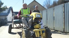 Vodičák na malotraktor nepotreboval, no hrozí mu väzenie za alkohol