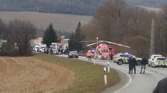 Malý chlapček spadol do potoka, oživoval ho starosta. Vo vážnom stave ho bral vrtuľník