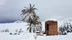 FOTO: Na Sahare napadalo pol metra snehu!