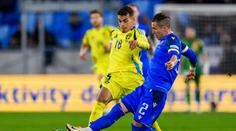 Veľká nepríjemnosť pred kľúčovým zápasom. Opora defenzívy vo Švédsku hrať nebude