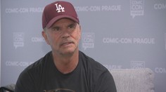 Poznáte ho ako dlhovlasého motorkára zo seriálu Odpadlík. Stretli sme sa s Lorenzom Lamasom