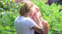 Justin Bieber je po mesiaci randenia zasnúbený. Toto je jeho vyvolená