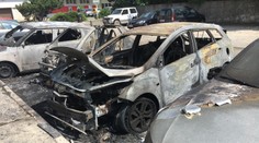 Výpalníci v Bratislave použili praktiky mafiánov z 90. rokov. Do tla zhoreli štyri autá