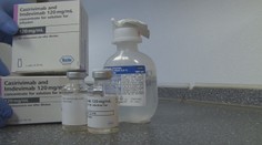 Ľuďom s covidom pomáha nová a nákladná liečba. Je to cesta, ako odľahčiť nemocnice