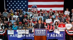 Po zrátaní hlasov z troch obcí vedie v prezidentských voľbách Donald Trump