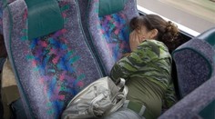 Študenti nemôžu za to, že sú stále unavení. Škola sa skutočne začína priskoro, vraví spánková odborníčka