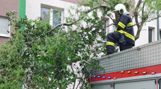 Prudké zmeny počasia: Po silnom vetre bude chvíľu teplo, potom príde výrazné ochladenie