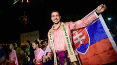 Slovák Kevin vyhral súťaž „Muž sveta“: Slovenský kroj zo Ždiaru zaujal aj v Thajsku