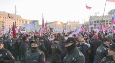 Dve skupiny na jednom námestí. Na proteste v Bratislave sa zišli sympatizanti Ruska aj Ukrajiny