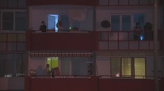 Slovensko ďakovalo potleskom zdravotníkom, hasičom, policajtom a predavačkám