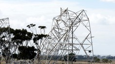 Silné búrky si v Austrálii vyžiadali jednu obeť; tisíce domácností sú bez prúdu