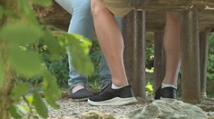 Partner je vo väzbe, aj tak má strach. Pred našou kamerou prehovorila žena, ktorá sa bojí o život