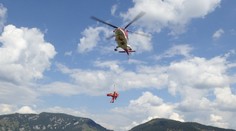 Leteckí záchranári pomáhali paraglajdistovi, ktorý spadol v oblasti Derešského kotla