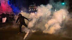 Francúzska vláda od dôchodkovej reformy neupúšťa, štrajky pokračujú