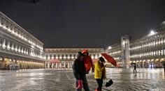 Benátky opäť pod vodu: Vysoký príliv zaplavil štvrtinu mesta