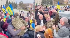Cherson je pod úplnou kontrolou ukrajinskej armády, ľudia vítali vojakov so slzami šťastia v očiach
