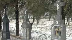 Vo Veľkých Kozmálovciach vznikla netradičná galéria. Vystavujú pomníky