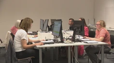 Sľubovali veľké prepúšťanie, realita je iná. Štát zamestnáva čoraz viac ľudí